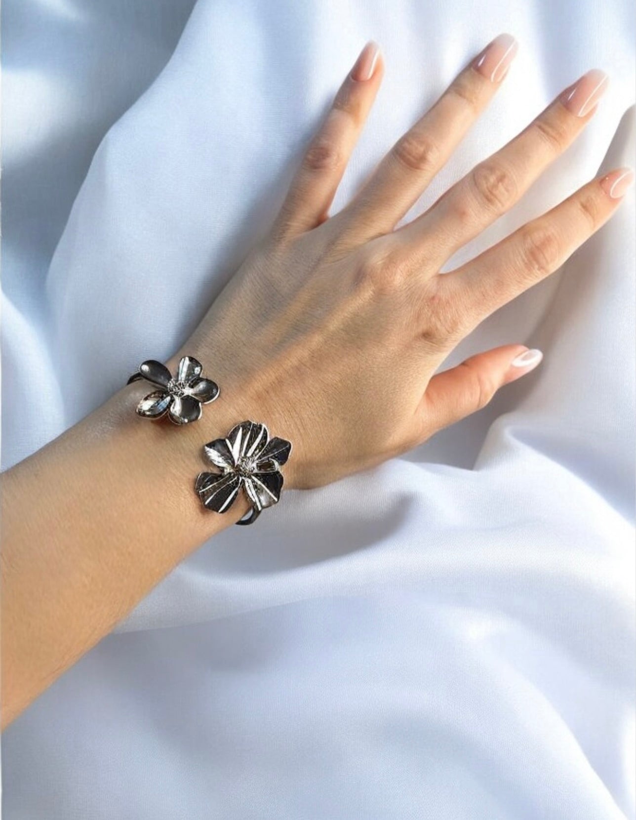 Manille - Bracelet jonc fleur